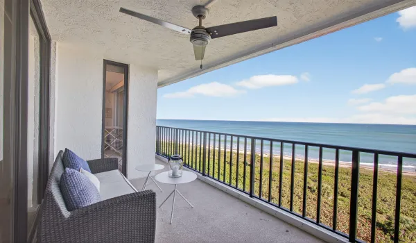 BEAUTIFUL OCEANFRONT PARADISE