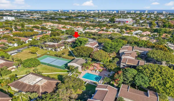 Located just a few minutes to the beach