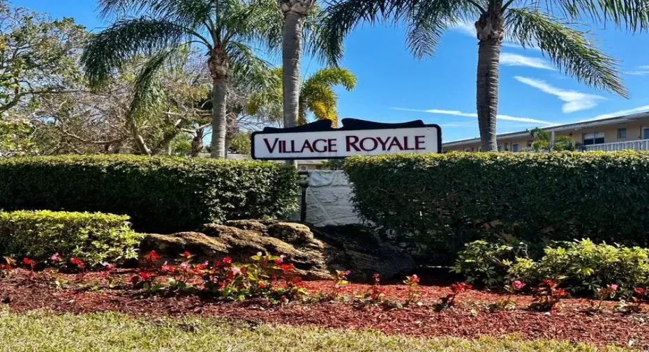 1-Village Royale