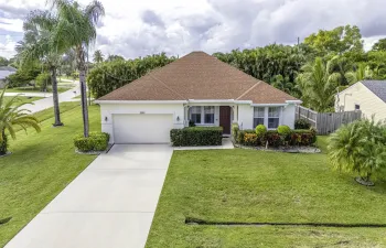 2290 SE Baron Street, Port Saint Lucie, FL