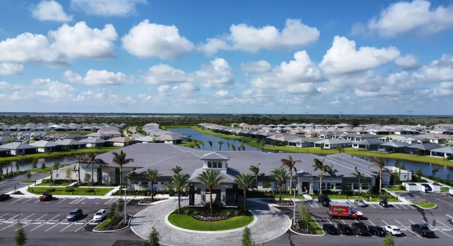 Valencia Parc At Riverland Clubhouse (58