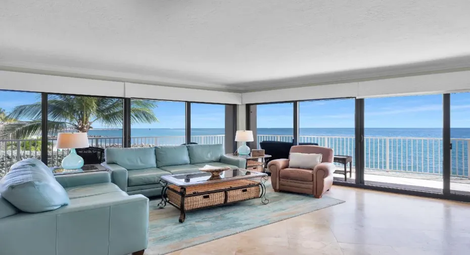 Floor to Ceiling Open Ocean View