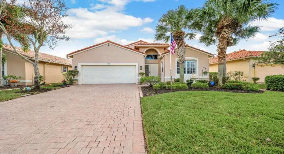 305 NW SPRINGVIEW LOOP