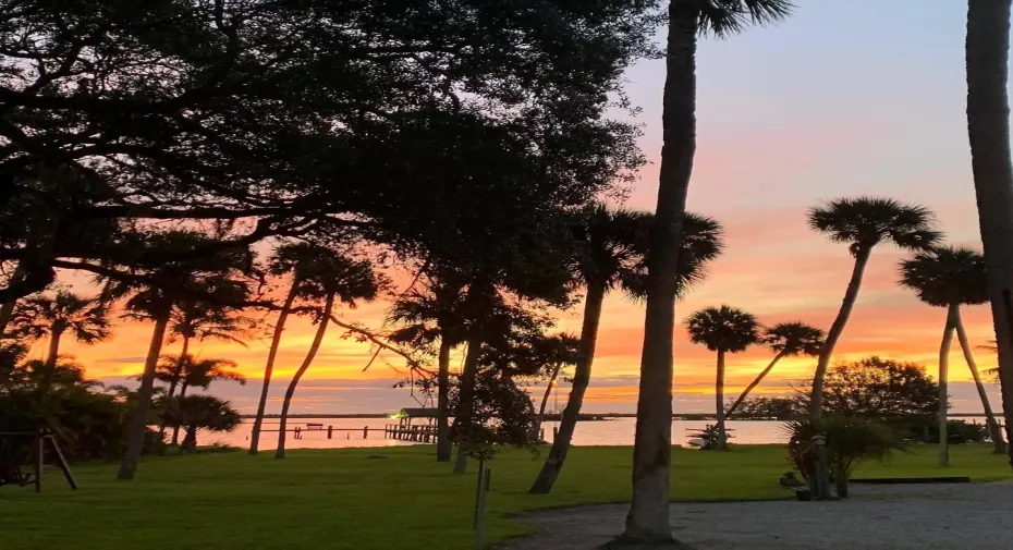 BEAUTIFUL SUNRISE VIEWS FROM YOUR LAND