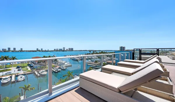 High-Floor with Intracoastal Views