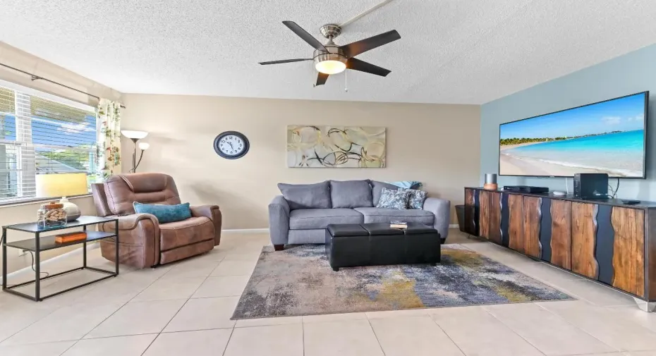 10 Livingroom 05