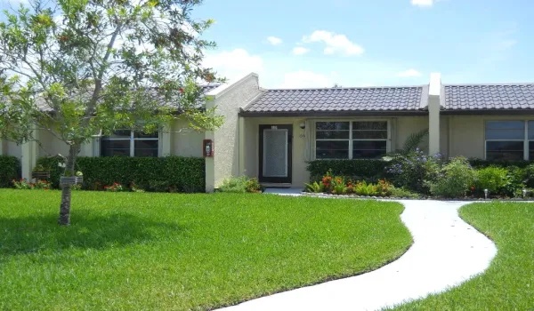 166 LAKE MERYL DR