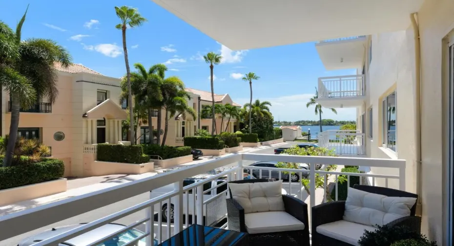 250 Bradley Pl Apt 210 Palm-large-008-01