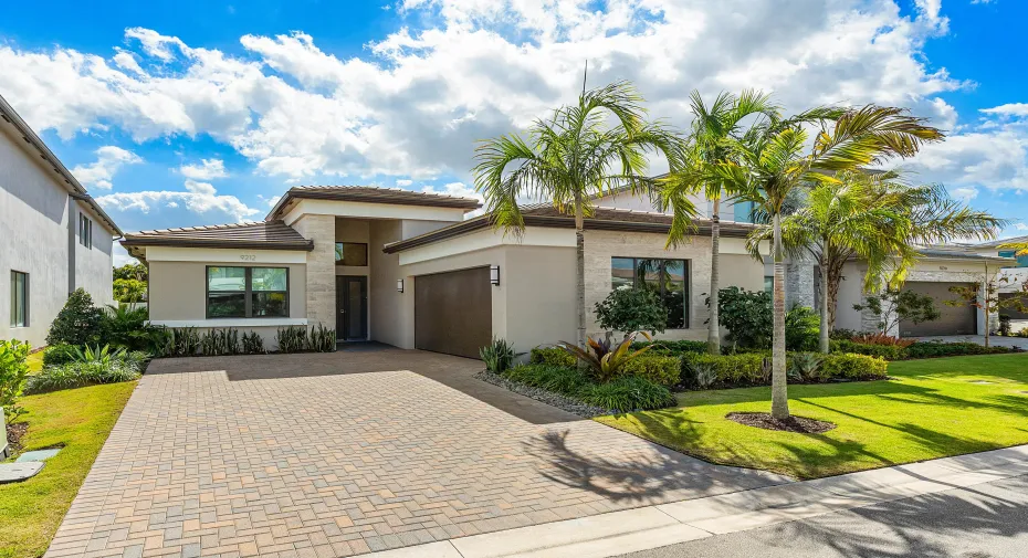001-9212SilverMarshLane-BocaRaton-FL-334