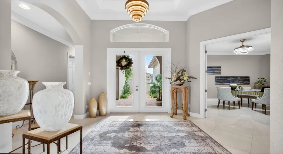 FOYER ENTRY