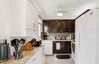 19-web-or-mls-Oakridge Cir-S3001-019