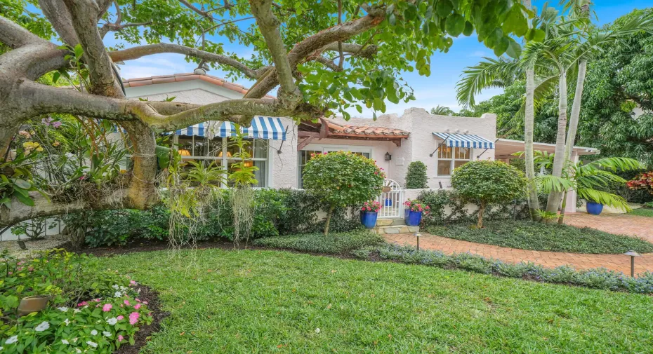 Delray's Mango Cottage