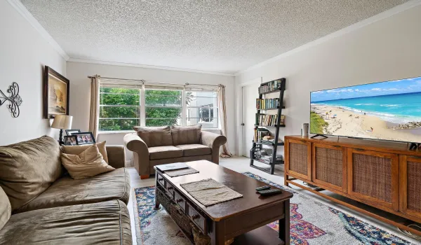 1516 S Lakeside Dr 207-8