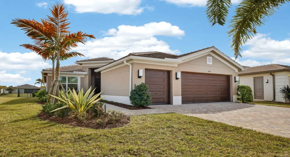 11821 SW Coral Cove Parkway