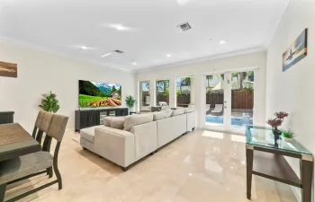Living/dining room