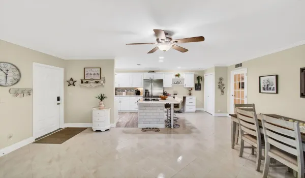 Open concept kitchen (2)
