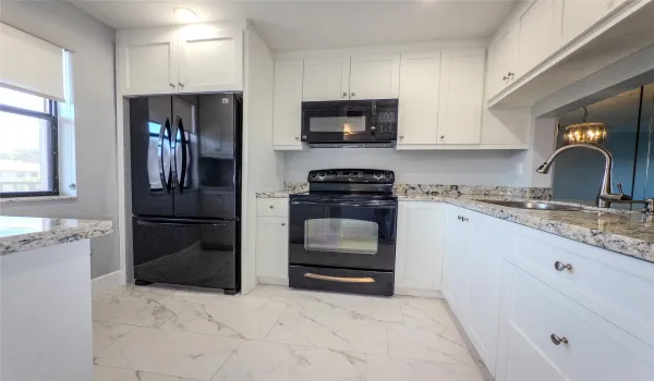 Well equipped kitchen