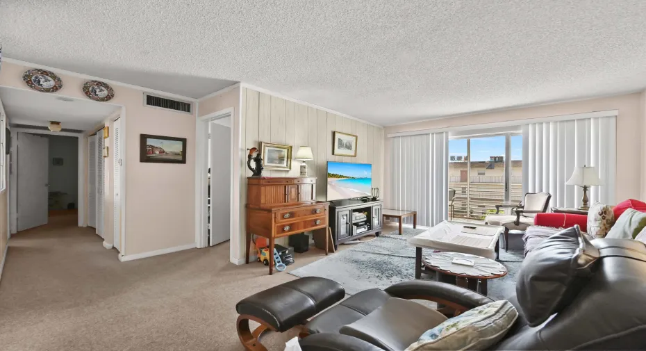 06 Living Room 03