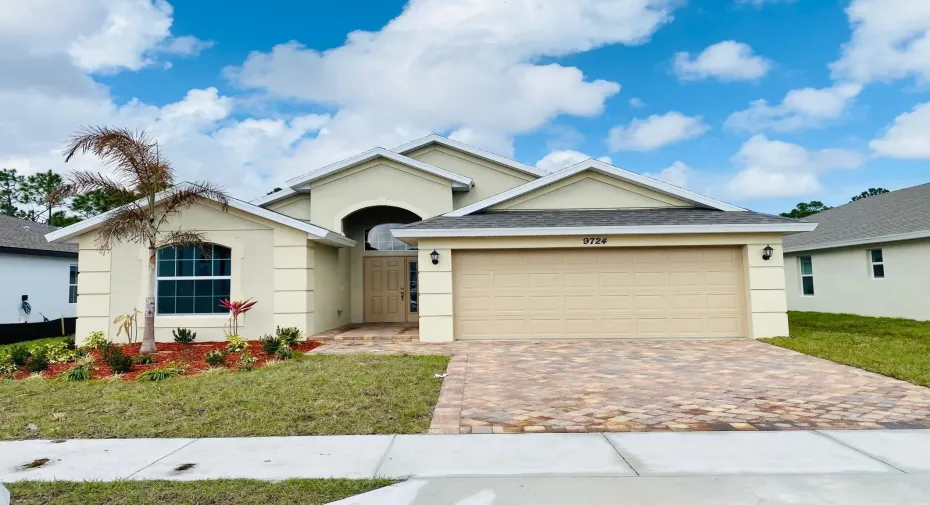 9724 Front House