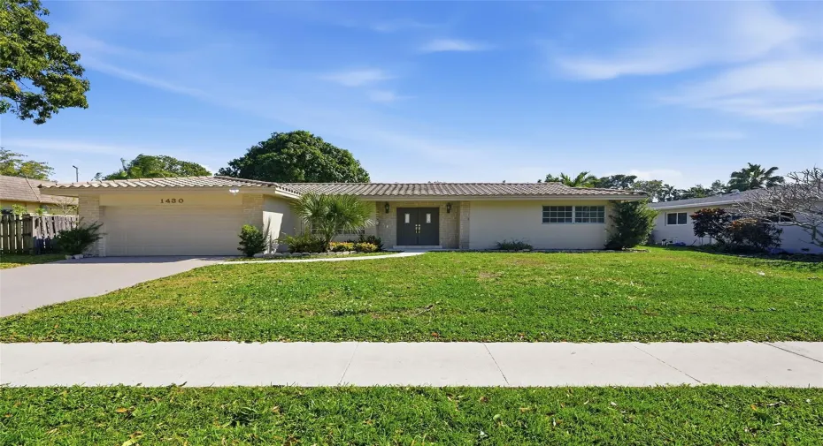 Outstanding Curb Appeal, Freshly Painted