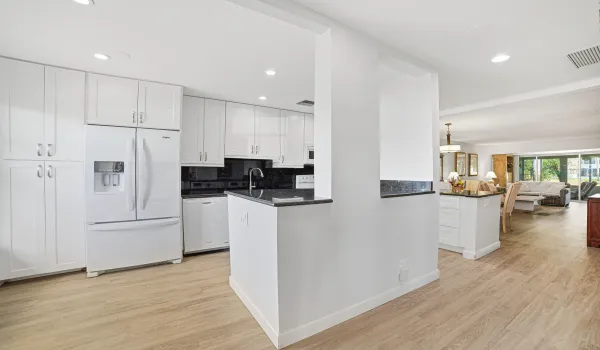 Beautifully Renovated Open Kitchen