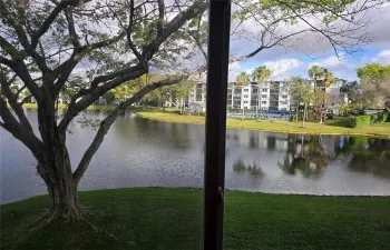 DIRECT LAKE VIEW