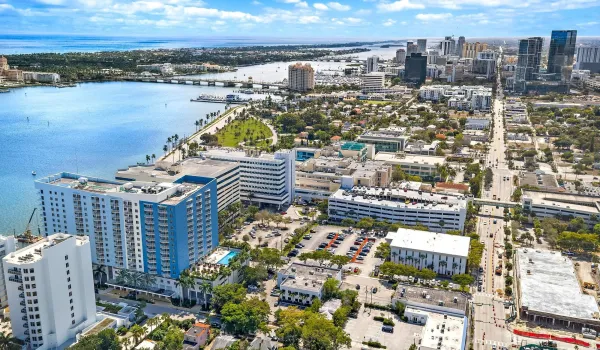 1515 N Flagler Dr ph l7-29