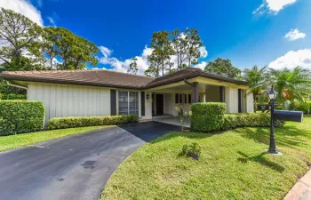 493 Forestview Dr Atlantis FL-small-001-