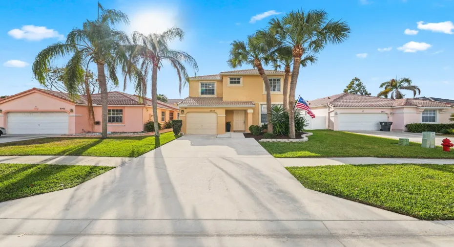 6939 Dawntree Ct - 4.jpg-SMALL