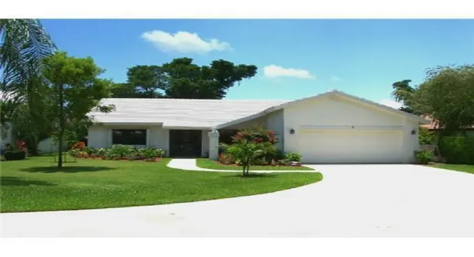 6594 CASABELLA FRONT OF HOUSE