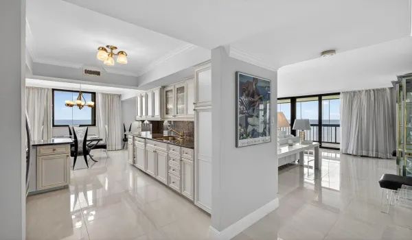 Living/Kitchen