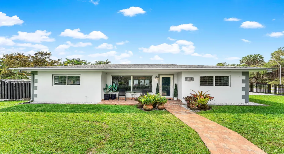 003-590Northwest126thStreet-NorthMiami-F