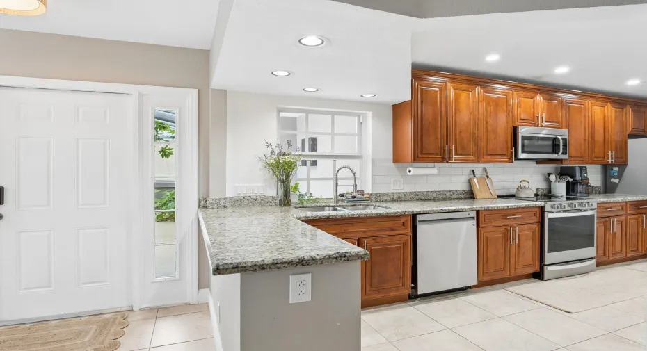 Entry/Kitchen