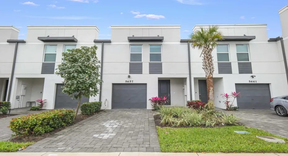 5657 Mentmore Dr 551_
