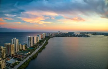 Within a very close distance to Peanut Island, Singer Island, and the ocean!