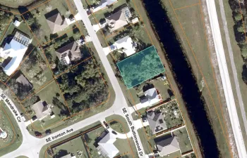 1895 SE North Buttonwood Dr