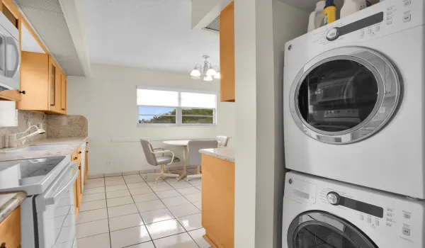 KITCHEN LAUNDRY
