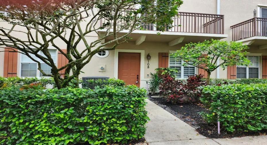 Interior location in Osceola Woods!