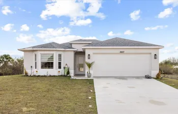 Front Elevation: Modern 4-Bedroom Home in Edgewater Acres