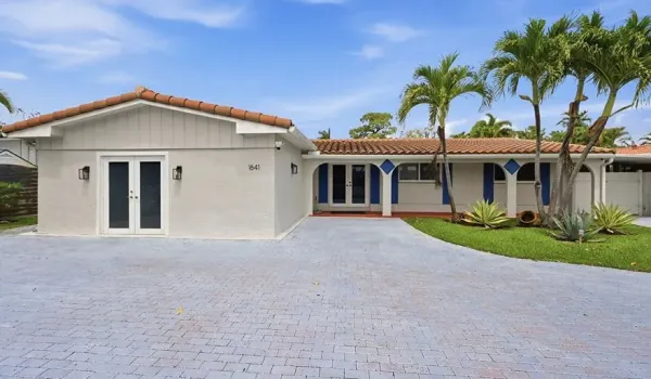 HOUSE FRONT