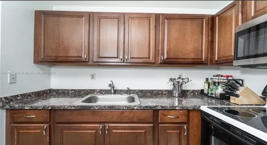 185 Normandy D Kitchen-2