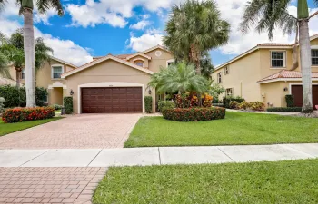 Stunning 4BR Gem: Modern and spacious.