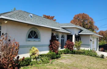 Minutes to Hobe Sound beaches, sunrise walks included