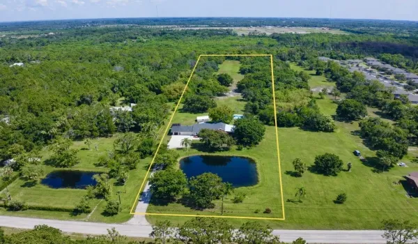 Aerial Views with boundary.