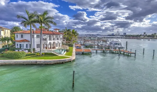 2775LakeDr-84