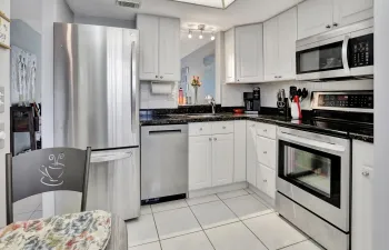 STAINLESS APPLIANCES. BUILT IN MICROWAVE