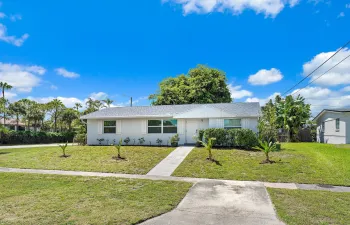 12015 Colony Ave-20