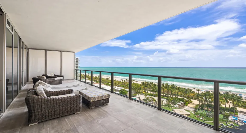 Welcome to unobstructed direct ocean views..
