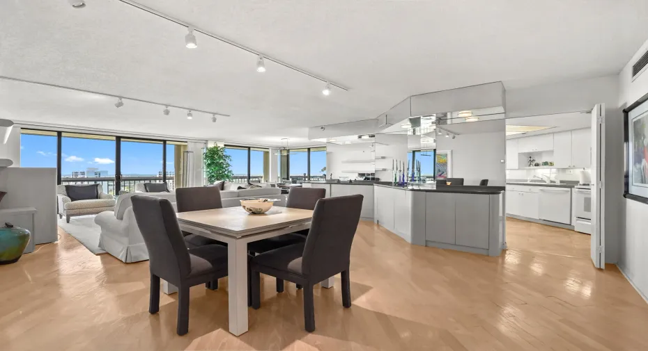 07 Dining room 01