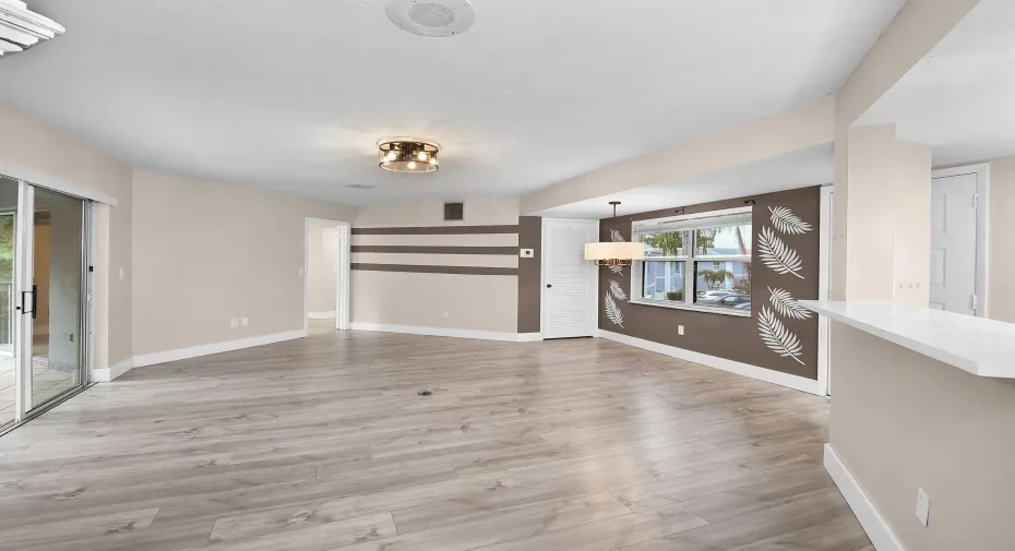 LOVELY MOVE IN READY CONDO